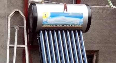 солнечный бойлер 100 литров на земле